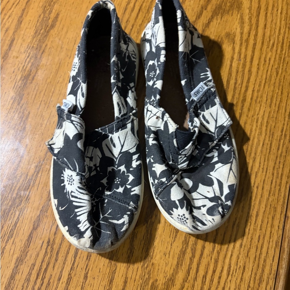 Toms Black and White Floral Canvas Slip-Ons